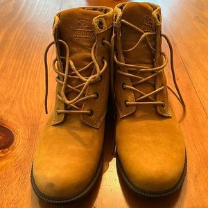 Kodiak women’s lace up water resistant boots